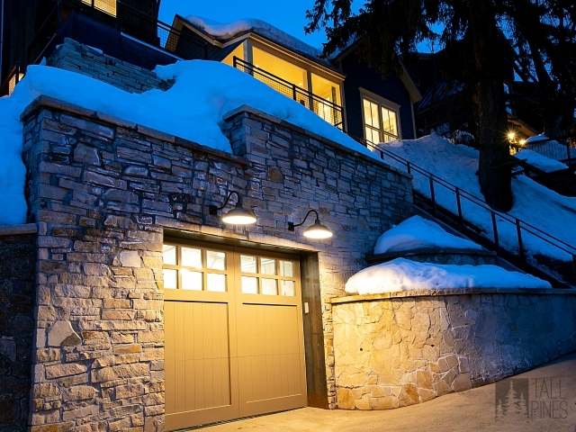 Serenity in the exterior of Ontario Avenue mountain home
